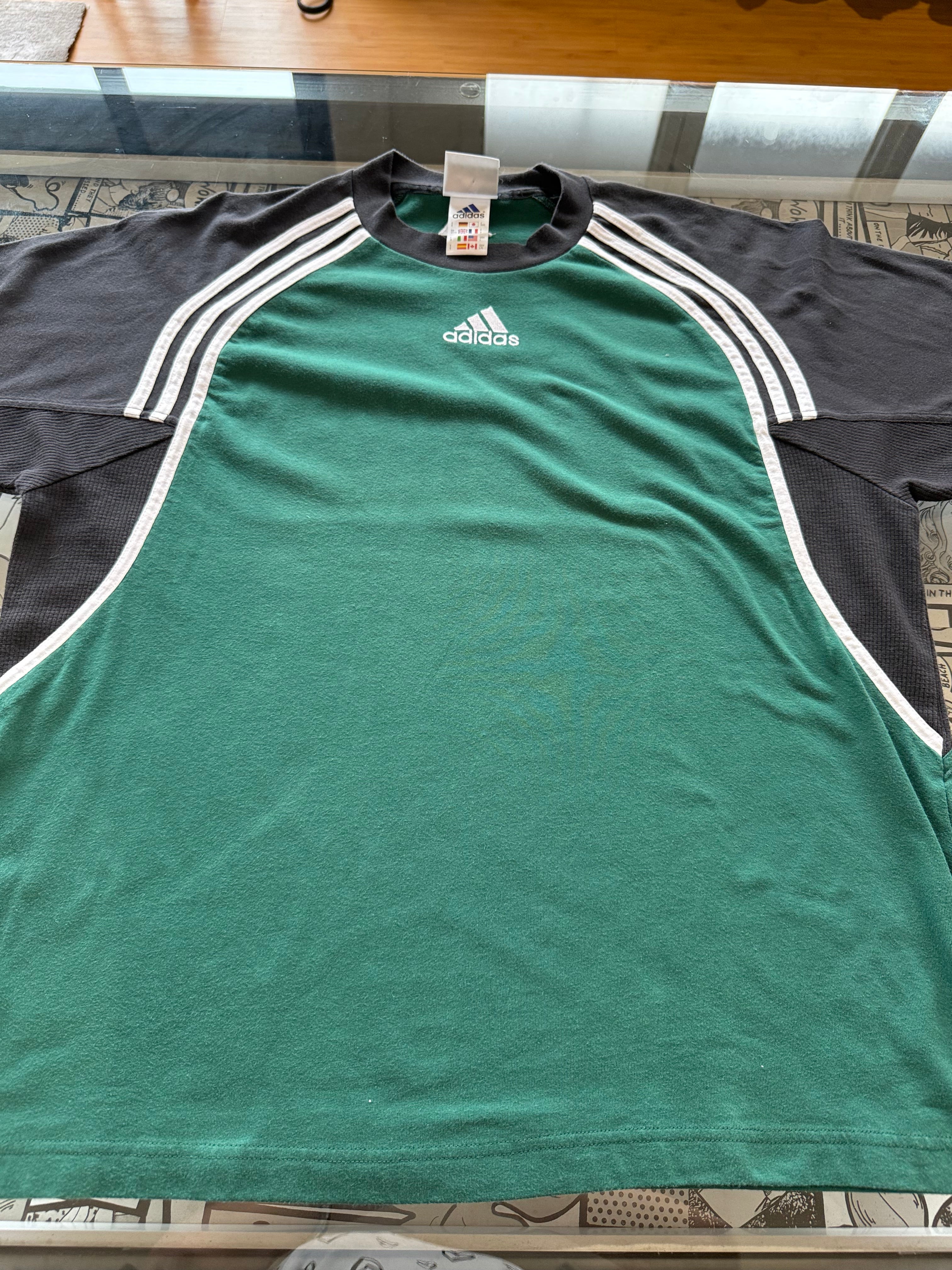 Vintage Adidas t-shirt