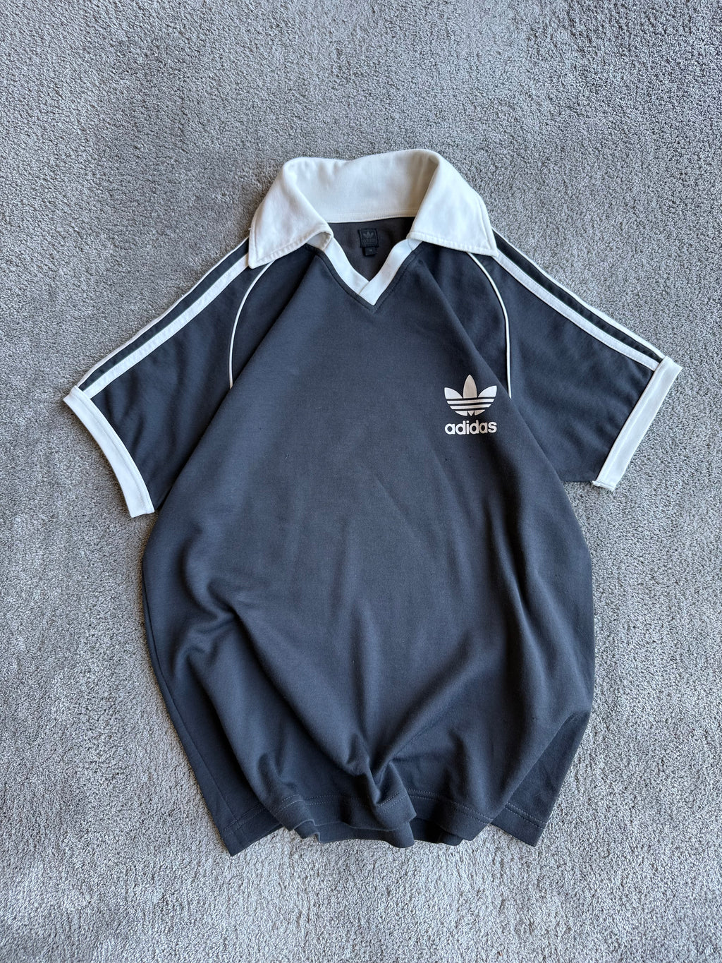 Vintage Adidas t-shirt