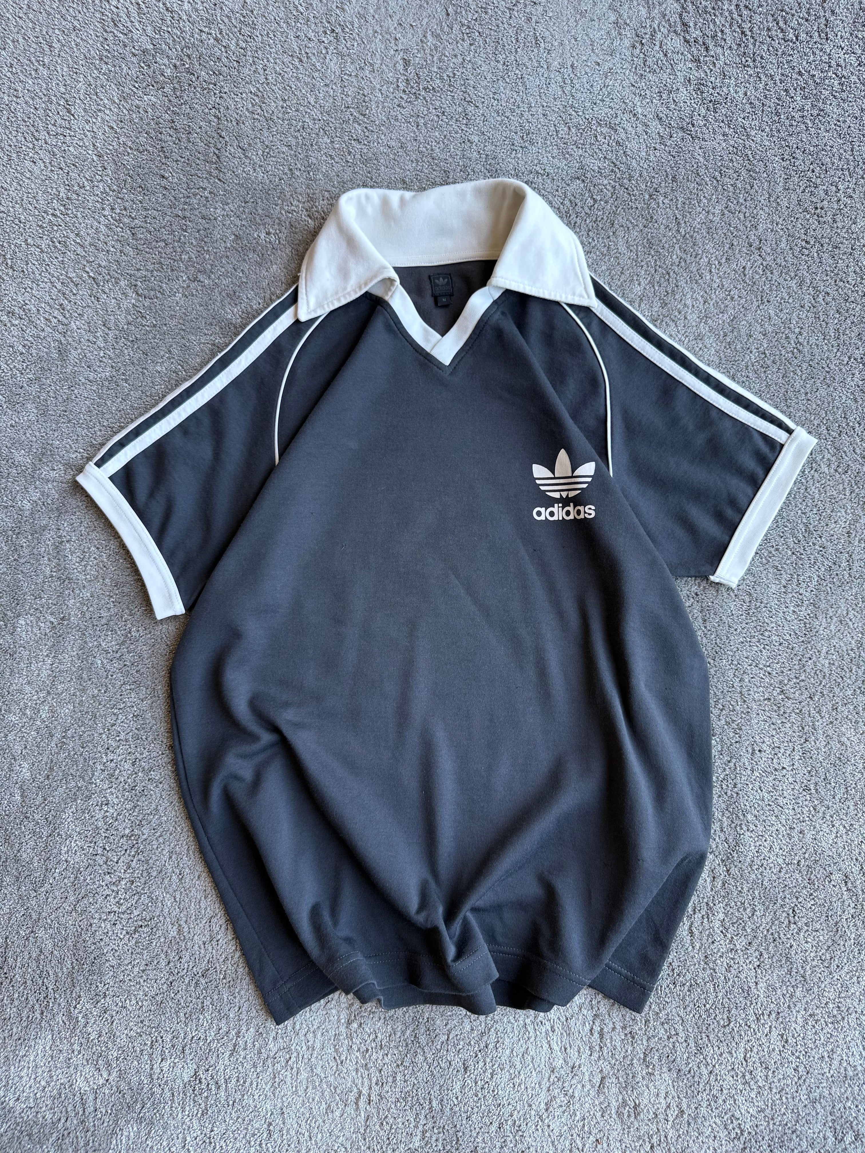 Vintage Adidas t-shirt