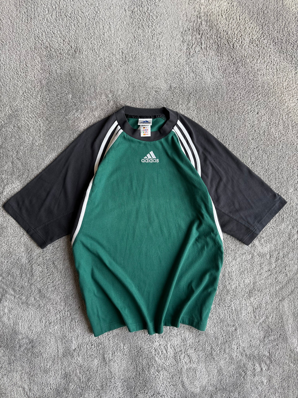 Vintage Adidas t-shirt